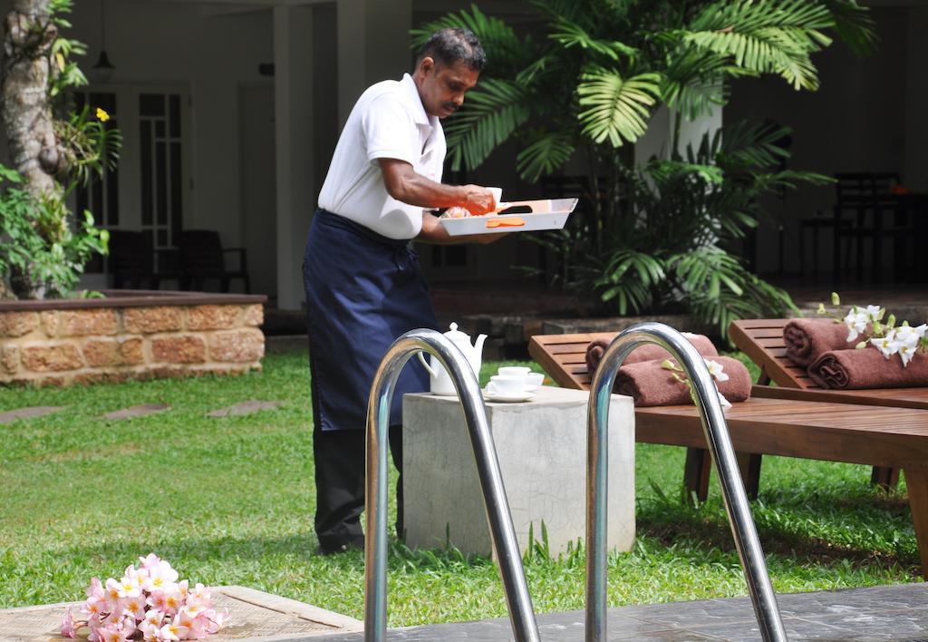 Lanka Bangla Inn Villas Restaurant & Travels Katunayaka Екстериор снимка