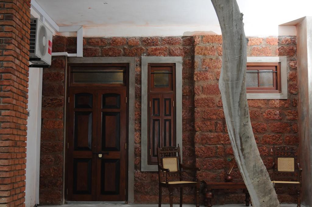 Lanka Bangla Inn Villas Restaurant & Travels Katunayaka Екстериор снимка