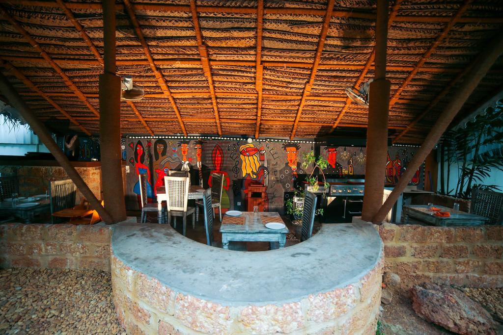 Lanka Bangla Inn Villas Restaurant & Travels Katunayaka Екстериор снимка