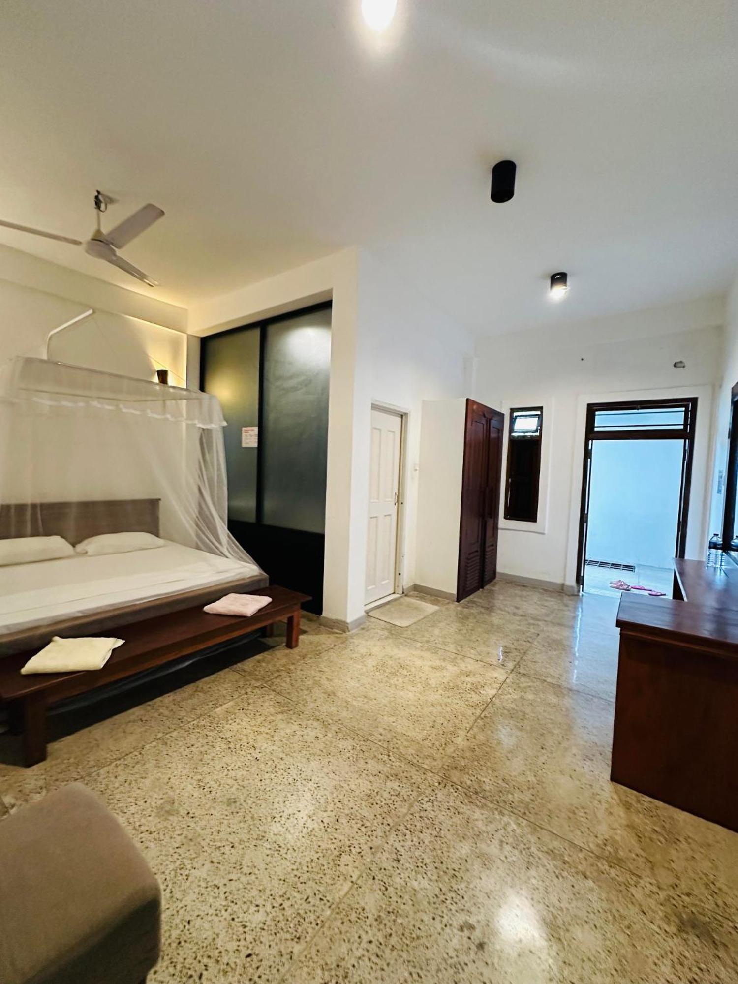 Lanka Bangla Inn Villas Restaurant & Travels Katunayaka Екстериор снимка