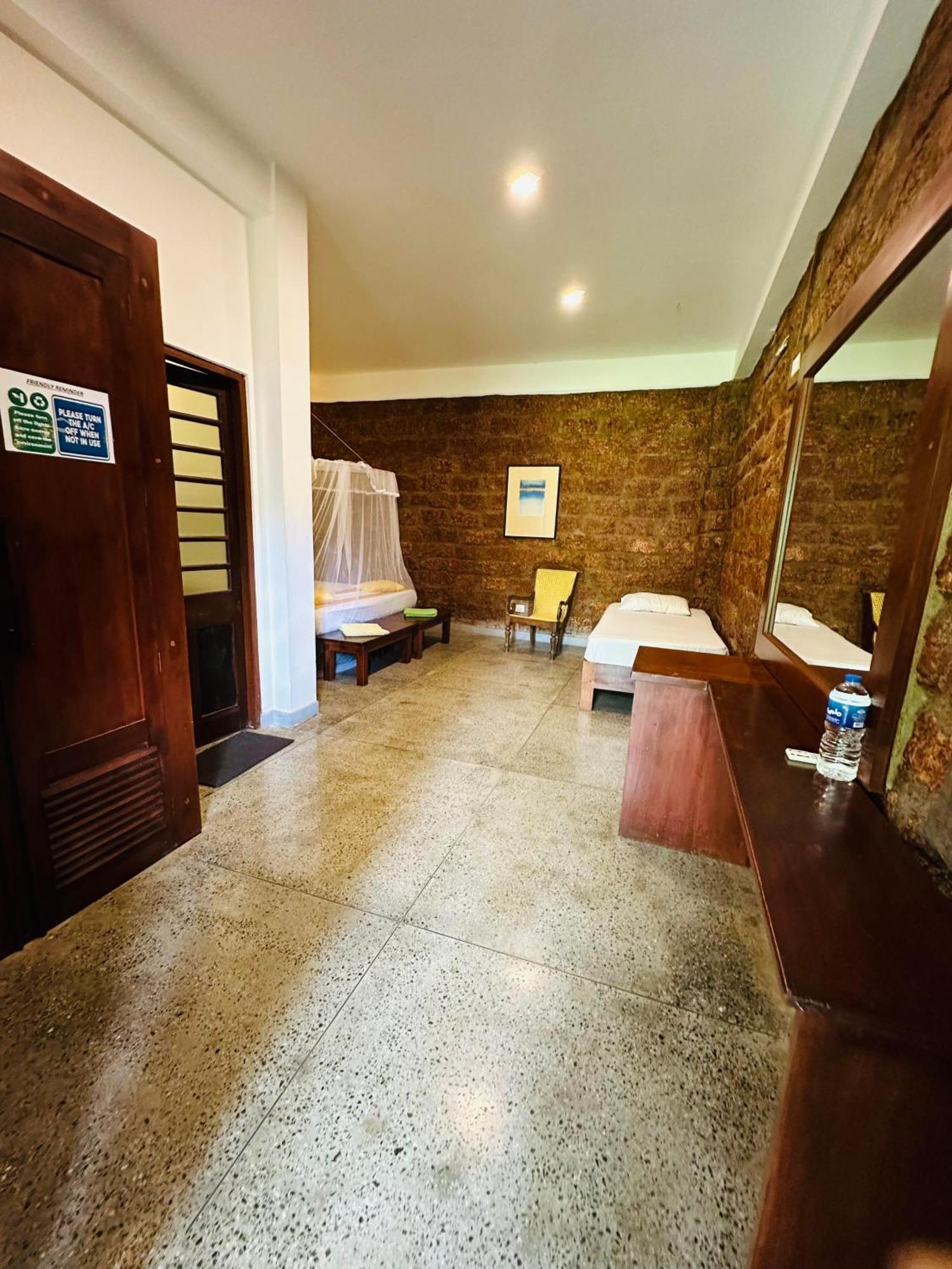 Lanka Bangla Inn Villas Restaurant & Travels Katunayaka Екстериор снимка