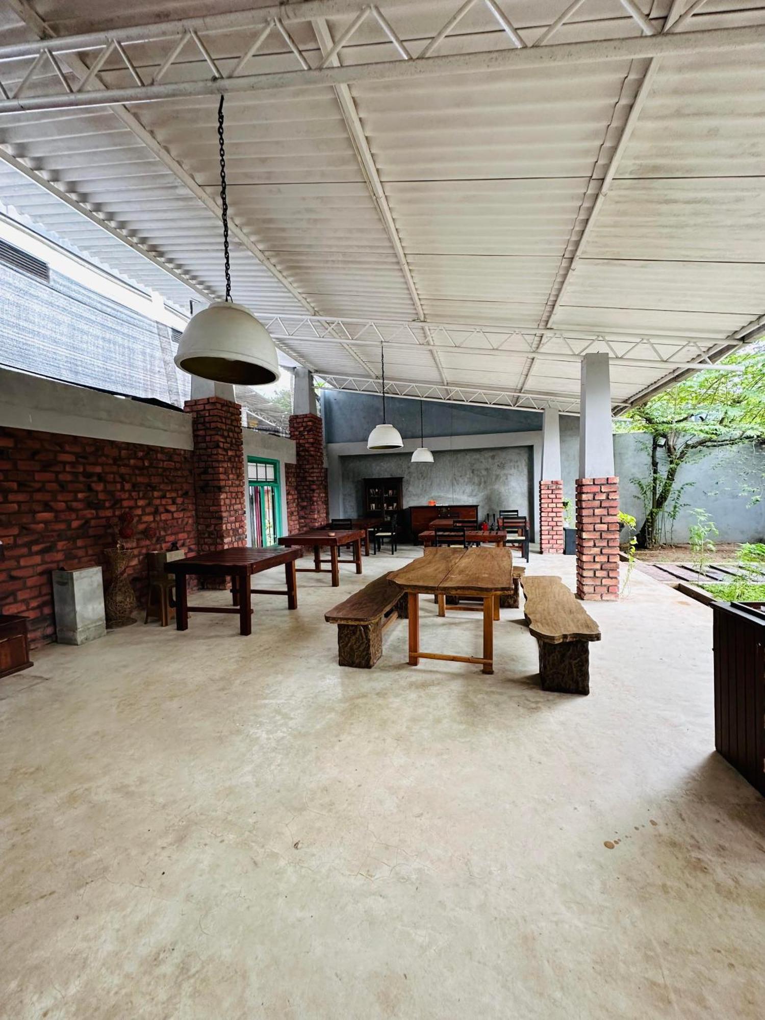 Lanka Bangla Inn Villas Restaurant & Travels Katunayaka Екстериор снимка
