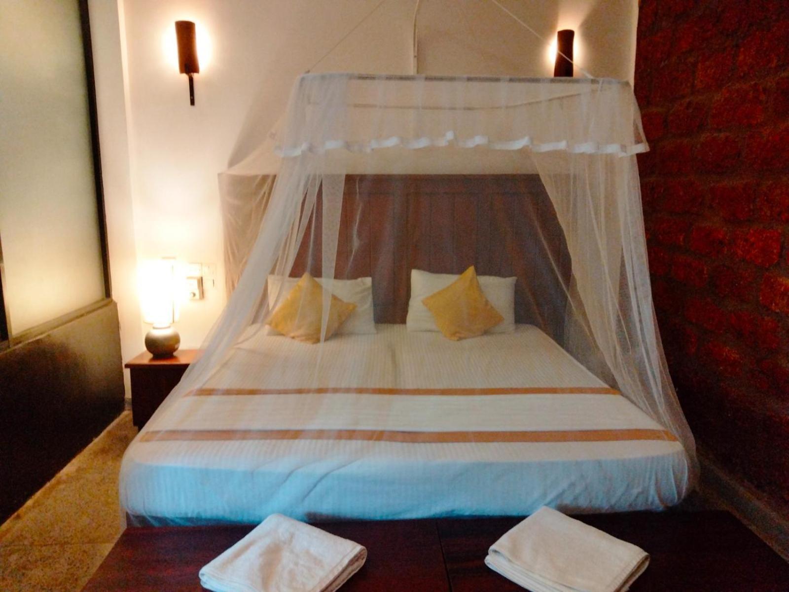 Lanka Bangla Inn Villas Restaurant & Travels Katunayaka Екстериор снимка